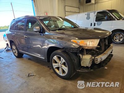 Czwarte zdjęcie samochodu z boku: 2013 TOYOTA HIGHLANDER LIMITED VIN:5TDDK3EH2DS222067 - miniatura