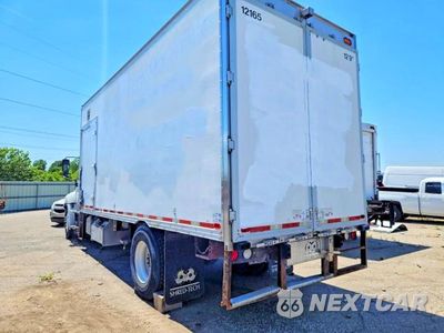 Drugie zdjęcie samochodu z przodu: 2017 HINO 338 REFRIGERATED BOX TRUCK VIN:5PVNV8JV4H4S56369 - miniatura