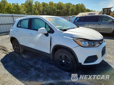 Czwarte zdjęcie samochodu z boku: 2018 CHEVROLET TRAX LS VIN:KL7CJNSB3JB565027 - miniatura