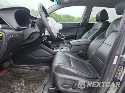 Zdjęcie 7 z 13 samochodu: 2016 HYUNDAI TUCSON LIMITED VIN:KM8J33A27GU089948 - miniatura