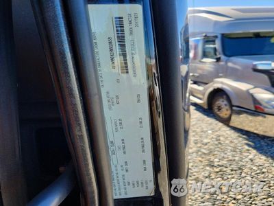 Zdjęcie 12 z 14 samochodu: 2015 VOLVO VNL - SEMI TRUCK VIN:4V4N99EH2FN910859 - miniatura