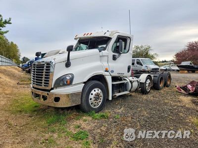 Drugie zdjęcie samochodu z przodu: 2018 FREIGHTLINER CASCADIA VIN:1FUNGEDR9JLJZ3104 - miniatura