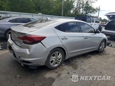 Trzecie zdjęcie samochodu z tyłu: 2020 HYUNDAI ELANTRA VALUE EDITION VIN:5NPD84LFXLH616510 - miniatura