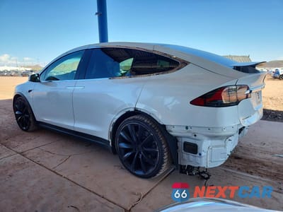 Drugie zdjęcie samochodu z przodu: 2018 TESLA MODEL X VIN:5YJXCBE23JF140588 - miniatura