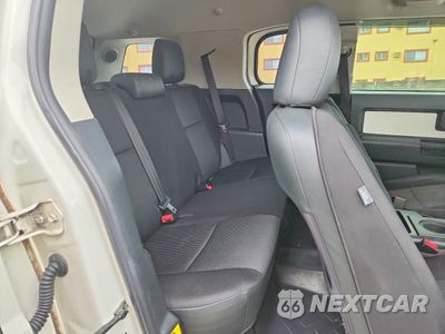 Zdjęcie 10 z 12 samochodu: 2014 TOYOTA FJ CRUISER BASE VIN:JTEBU4BF3EK184332 - miniatura