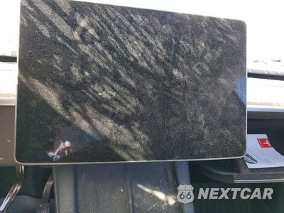 Zdjęcie 9 z 13 samochodu: 2024 TESLA MODEL Y VIN:7SAYGDEE8RA256072 - miniatura