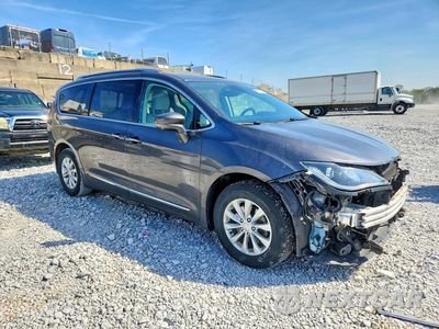 Czwarte zdjęcie samochodu z boku: 2018 CHRYSLER PACIFICA TOURING L PLUS VIN:2C4RC1EG9JR288182 - miniatura