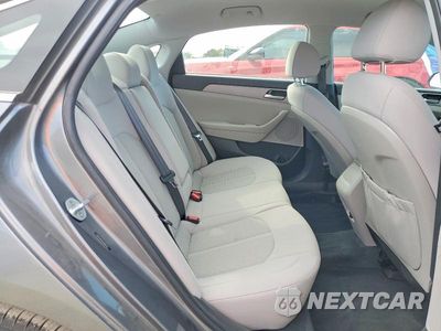 Zdjęcie 10 z 12 samochodu: 2019 HYUNDAI SONATA SE VIN:5NPE24AF3KH810738 - miniatura