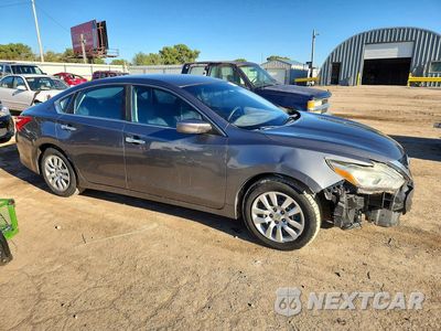 Czwarte zdjęcie samochodu z boku: 2017 NISSAN ALTIMA 2.5 S VIN:1N4AL3AP5HN365531 - miniatura