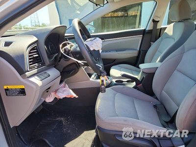 Zdjęcie 7 z 12 samochodu: 2017 HYUNDAI ELANTRA SE VIN:5NPD84LF5HH168152 - miniatura