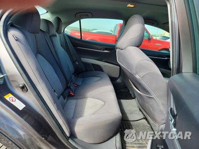 Zdjęcie 10 z 12 samochodu: 2018 TOYOTA CAMRY LE VIN:4T1B11HK1JU632562 - miniatura