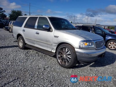 Czwarte zdjęcie samochodu z boku: 2002 FORD EXPEDITION XLT VIN:1FMRU15L52LA33481 - miniatura