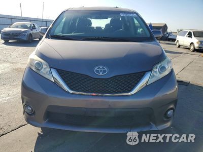 Piąte zdjęcie samochodu w środku: 2011 TOYOTA SIENNA SPORT VIN:5TDXK3DCXBS100640 - miniatura