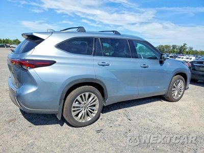 Trzecie zdjęcie samochodu z tyłu: 2024 TOYOTA HIGHLANDER HYBRID PLATINUM VIN:5TDEBRCH9RS645245 - miniatura
