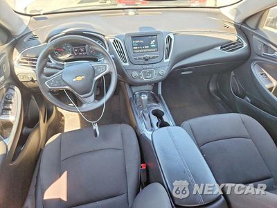 Zdjęcie 8 z 12 samochodu: 2018 CHEVROLET MALIBU LT VIN:1G1ZD5ST7JF219920 - miniatura