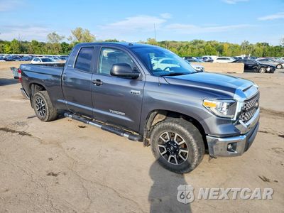 Czwarte zdjęcie samochodu z boku: 2018 TOYOTA TUNDRA SR5 VIN:5TFUY5F14JX685491 - miniatura