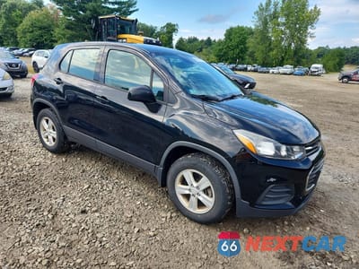 Czwarte zdjęcie samochodu z boku: 2018 CHEVROLET TRAX LS VIN:3GNCJNSB3JL330989 - miniatura
