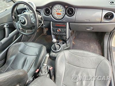 Zdjęcie 8 z 12 samochodu: 2004 MINI COOPER S VIN:WMWRE33434TD87754 - miniatura