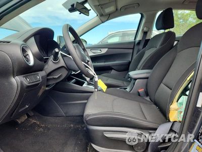 Zdjęcie 7 z 12 samochodu: 2023 KIA FORTE LXS VIN:3KPF24AD7PE582807 - miniatura
