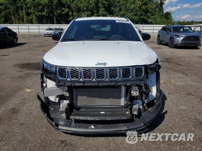 Piąte zdjęcie samochodu w środku: 2026 JEEP COMPASS LATITUDE VIN:3C4NJDBN2TT189941 - miniatura