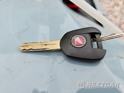 Zdjęcie 8 z 9 samochodu: 2015 HONDA CBR1000 RR VIN:JH2SC5948FK700498 - miniatura