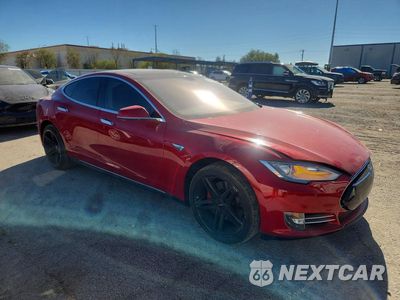Czwarte zdjęcie samochodu z boku: 2013 TESLA MODEL S VIN:5YJSA1CP9DFP27052 - miniatura