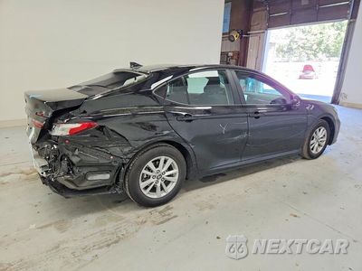 Trzecie zdjęcie samochodu z tyłu: 2026 TOYOTA CAMRY LE VIN:4T1DAACK3TU756450 - miniatura