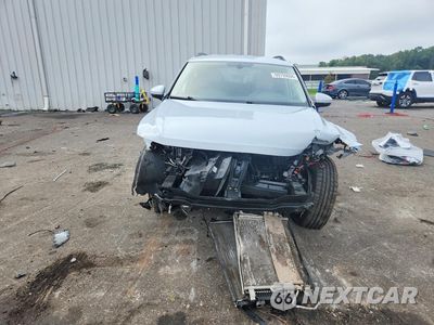 Piąte zdjęcie samochodu w środku: 2018 VOLKSWAGEN TIGUAN SE VIN:3VV3B7AX7JM104111 - miniatura