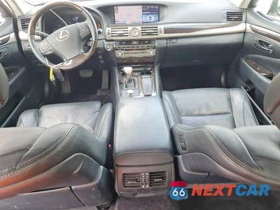 Zdjęcie 8 z 12 samochodu: 2014 LEXUS LS 460 VIN:JTHCL5EF6E5021894 - miniatura