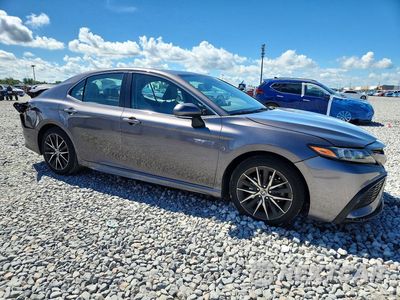 Czwarte zdjęcie samochodu z boku: 2024 TOYOTA CAMRY SE VIN:4T1G11AK5RU869938 - miniatura
