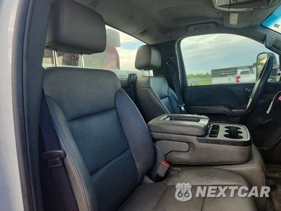 Zdjęcie 10 z 12 samochodu: 2017 CHEVROLET SILVERADO - BOX TRUCK VIN:1GB0CUEG8HZ214654 - miniatura