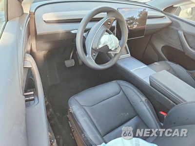 Zdjęcie 8 z 12 samochodu: 2026 TESLA MODEL Y VIN:7SAYGDEE5TF520018 - miniatura