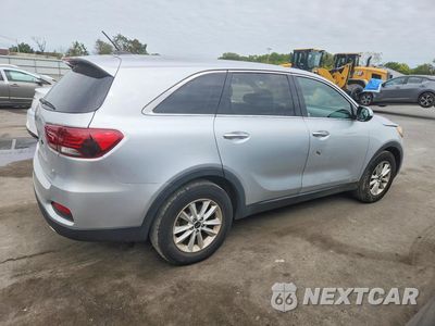 Trzecie zdjęcie samochodu z tyłu: 2020 KIA SORENTO S VIN:5XYPGDA51LG614842 - miniatura