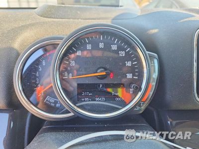 Zdjęcie 9 z 12 samochodu: 2018 MINI COOPER COUNTRYMAN VIN:WMZYS7C36J3E07982 - miniatura