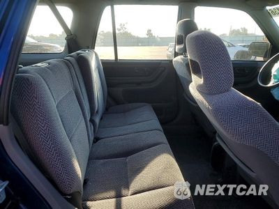 Zdjęcie 11 z 13 samochodu: 1997 HONDA CR-V LX VIN:JHLRD1848VC048010 - miniatura