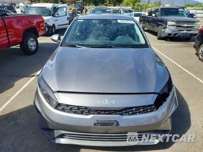 Piąte zdjęcie samochodu w środku: 2023 KIA FORTE LXS VIN:3KPF24AD8PE536970 - miniatura