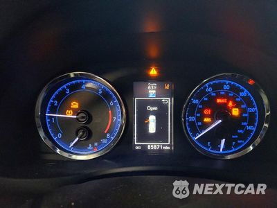 Zdjęcie 9 z 13 samochodu: 2019 TOYOTA COROLLA SE VIN:5YFBURHE5KP914609 - miniatura