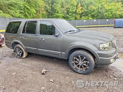 Czwarte zdjęcie samochodu z boku: 2004 FORD EXPEDITION EDDIE BAUER VIN:1FMPU17L64LB12987 - miniatura