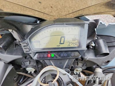 Zdjęcie 7 z 9 samochodu: 2015 HONDA CBR1000 RR VIN:JH2SC5948FK700498 - miniatura