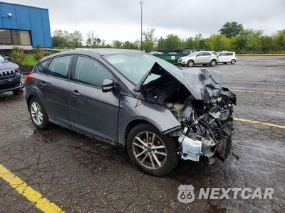 Czwarte zdjęcie samochodu z boku: 2016 FORD FOCUS SE VIN:1FADP3K21GL261956 - miniatura