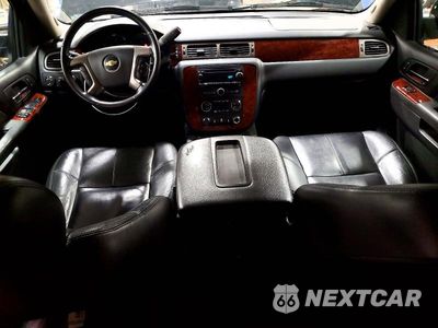 Zdjęcie 8 z 14 samochodu: 2012 CHEVROLET SUBURBAN K1500 LT VIN:1GNSKJE77CR167719 - miniatura