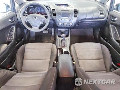 Zdjęcie 8 z 12 samochodu: 2016 KIA FORTE LX VIN:KNAFX4A60G5581316 - miniatura