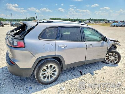 Trzecie zdjęcie samochodu z tyłu: 2021 JEEP CHEROKEE LATITUDE VIN:1C4PJLCB8MD155579 - miniatura