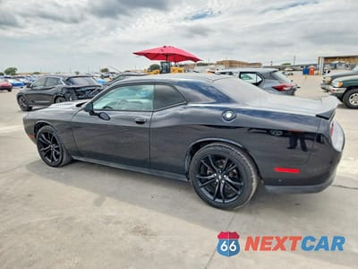 Drugie zdjęcie samochodu z przodu: 2018 DODGE CHALLENGER SXT VIN:2C3CDZAG0JH132498 - miniatura