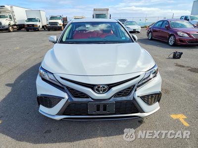 Piąte zdjęcie samochodu w środku: 2024 TOYOTA CAMRY XSE VIN:4T1K61AK7RU245974 - miniatura