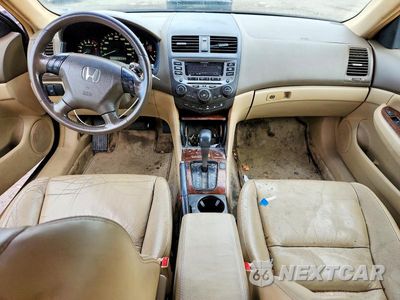 Zdjęcie 8 z 13 samochodu: 2006 HONDA ACCORD EX VIN:1HGCM66556A008008 - miniatura