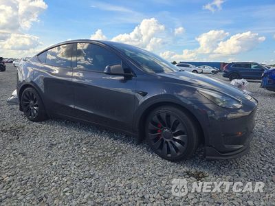 Czwarte zdjęcie samochodu z boku: 2025 TESLA MODEL Y VIN:7SAYGDEF7SA372068 - miniatura