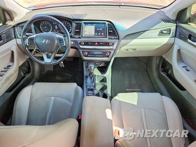 Zdjęcie 8 z 12 samochodu: 2019 HYUNDAI SONATA LIMITED VIN:5NPE34AF9KH759825 - miniatura