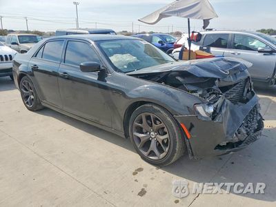 Czwarte zdjęcie samochodu z boku: 2020 CHRYSLER 300 TOURING VIN:2C3CCAAG7LH181558 - miniatura