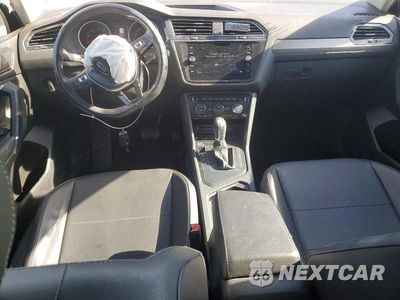 Zdjęcie 8 z 13 samochodu: 2018 VOLKSWAGEN TIGUAN SE VIN:3VV3B7AX0JM109599 - miniatura